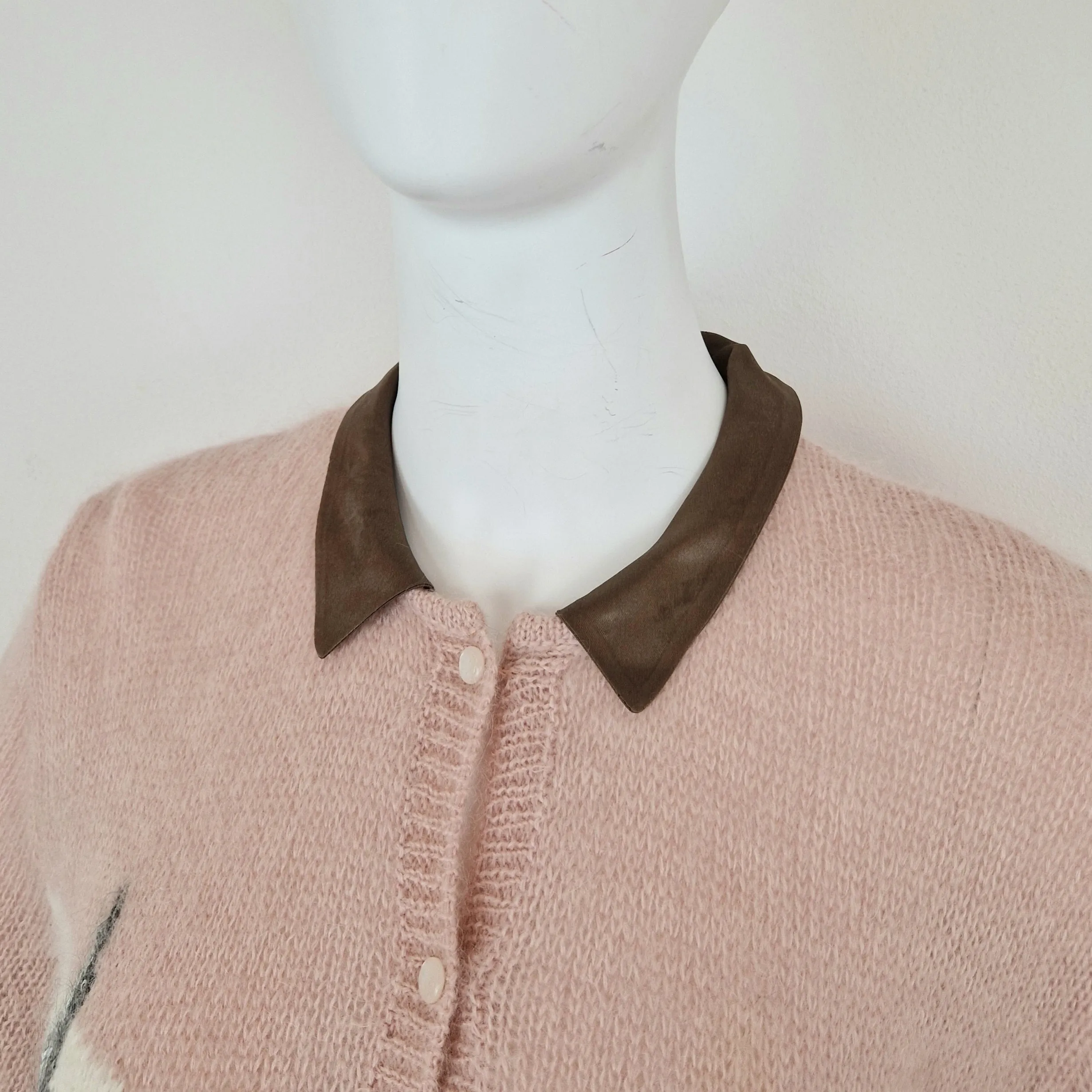 Cardigan rosa super kid mohair paesaggio invernale