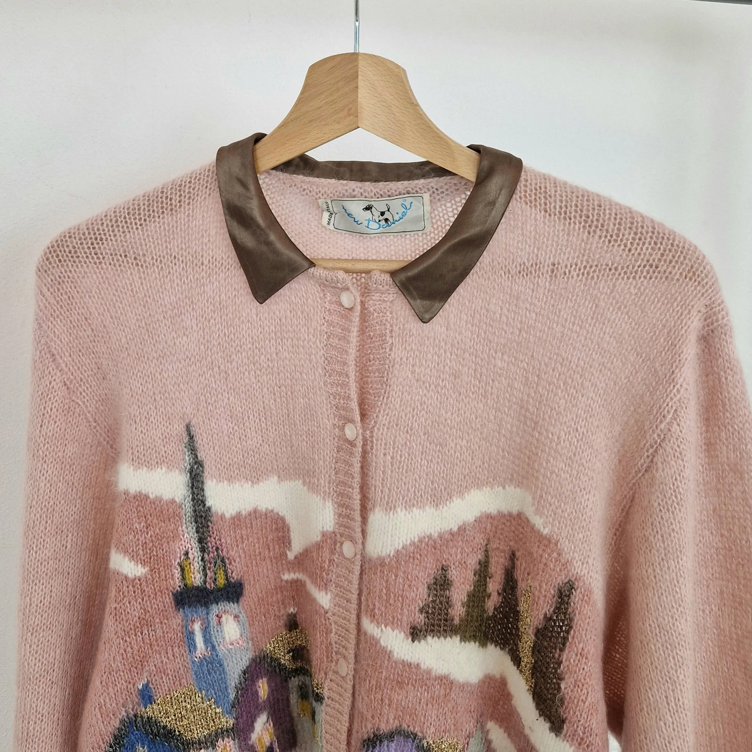 Cardigan rosa super kid mohair paesaggio invernale