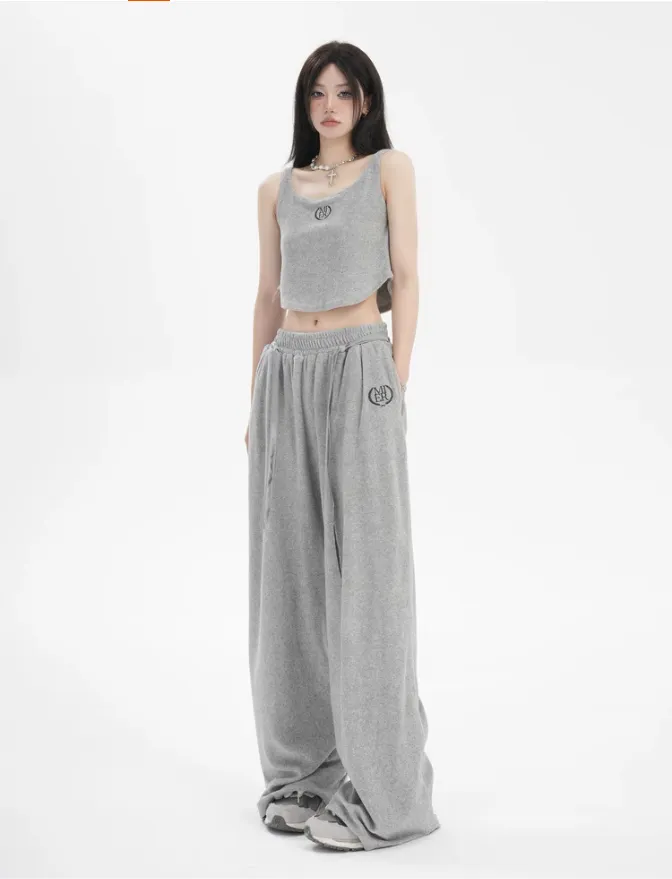 ZZ Fuzzy Cropped Camisole & Comfty Sweatpants Set